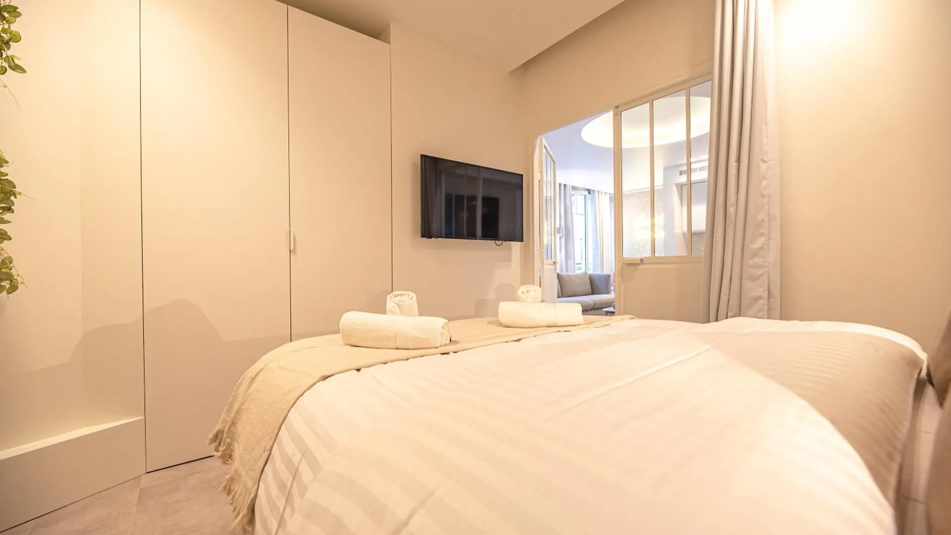 Cia - 2Br Madeleine Champs Elysees Apartment Paris 0*,  France